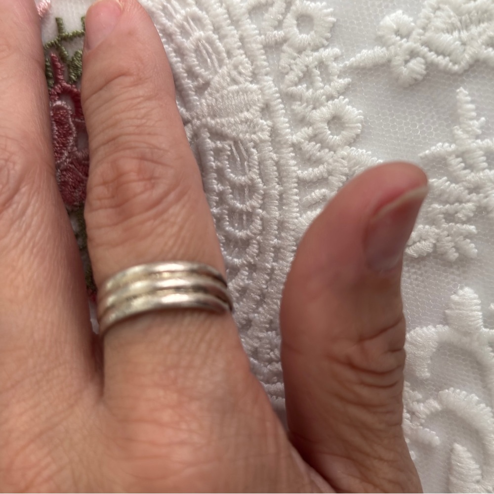Elegant Sterling Silver Band Ring